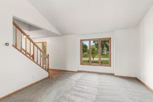 4441 Hillvale Ave N, Oakdale, MN 55128 - Photo 7