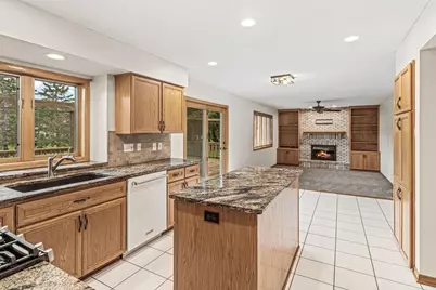 4441 Hillvale Avenue N, Oakdale, MN 55128 - Photo 3