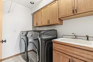 4441 Hillvale Ave N, Oakdale, MN 55128 - Photo 21