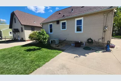 1029 6th Avenue SE, Rochester, MN 55904 - Photo 3