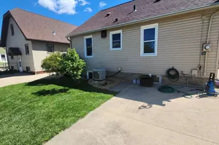 1029 6th Ave SE, Rochester, MN 55904 - Photo 3