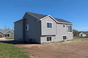 278 Eagle Ridge Dr, Roberts, WI 54023 - Photo 23