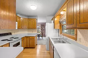 6512 Upper 23rd St N, Oakdale, MN 55128 - Photo 13