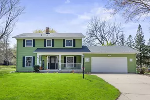 610 3rd Ave SW, Hutchinson, MN 55350 - Photo 1