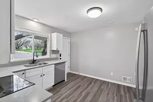 3901 Lake Dr Ave N, Robbinsdale, MN 55422 - Photo 7