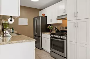 3235 Hill Ridge Dr, Eagan, MN 55121 - Photo 13