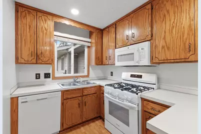 11105 Drake Street NW, Coon Rapids, MN 55433 - Photo 9