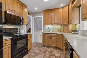 11032 Little Ave S, Bloomington, MN 55437 - Photo 21