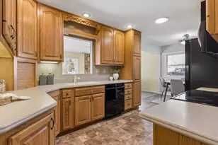 11032 Little Ave S, Bloomington, MN 55437 - Photo 23