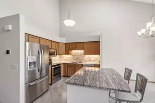 12548 Parkwood Dr, Burnsville, MN 55337 - Photo 11