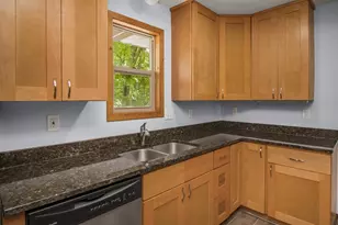 1557 Dale St N, Saint Paul, MN 55117 - Photo 7