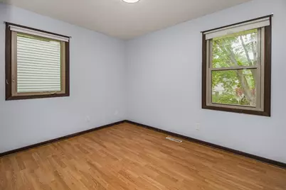 1557 Dale Street N, Saint Paul, MN 55117 - Photo 11