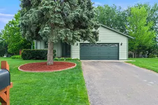 1009 Gramsey Pl, Burnsville, MN 55306 - Photo 3