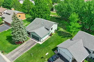 1009 Gramsey Pl, Burnsville, MN 55306 - Photo 5