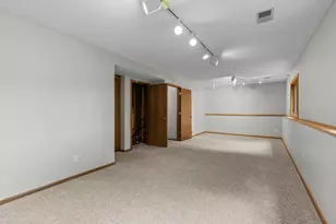 1009 Gramsey Pl, Burnsville, MN 55306 - Photo 39