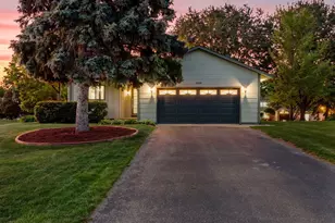 1009 Gramsey Pl, Burnsville, MN 55306 - Photo 1