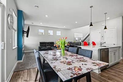 10529 Weston Way N, Maple Grove, MN 55369 - Photo 7