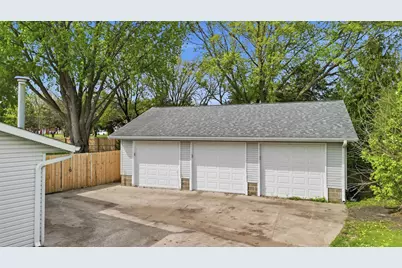 309 8th Avenue NW, Waseca, MN 56093 - Photo 1
