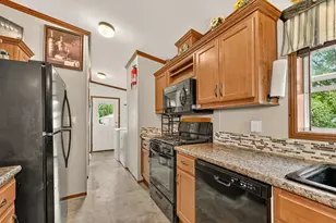 405 N Pleasant Ave, Spring Valley, MN 55975 - Photo 15