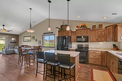 153 Glenview Loop, Saint Cloud, MN 56303 - Photo 5