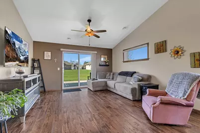 153 Glenview Loop, Saint Cloud, MN 56303 - Photo 7