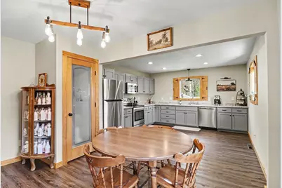 305 Oak Avenue SE, Montgomery, MN 56069 - Photo 3