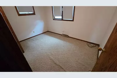801 5th Avenue NW, Austin, MN 55912 - Photo 17