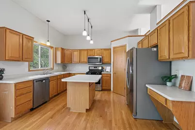 21117 Honeycomb Path, Lakeville, MN 55044 - Photo 5