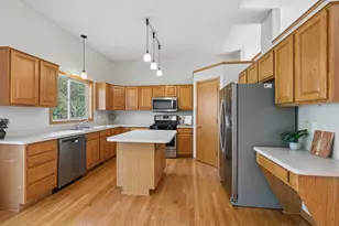 21117 Honeycomb Path, Lakeville, MN 55044 - Photo 5