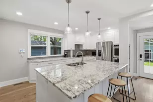 1350 Laurel Ave, Saint Paul, MN 55104 - Photo 3