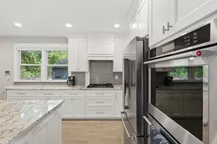 1350 Laurel Ave, Saint Paul, MN 55104 - Photo 5