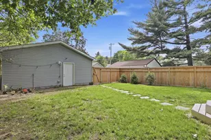 1350 Laurel Ave, Saint Paul, MN 55104 - Photo 15