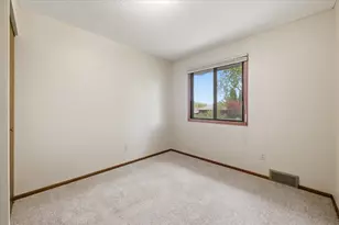 513 Laredo Ln, Chanhassen, MN 55317 - Photo 21