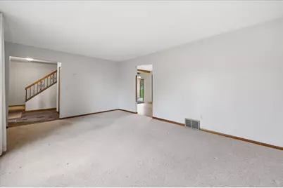 513 Laredo Lane, Chanhassen, MN 55317 - Photo 7