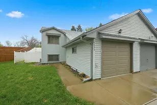 8433 Sheridan Ave N, Brooklyn Park, MN 55444 - Photo 15