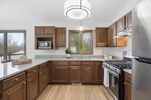 8433 Sheridan Ave N, Brooklyn Park, MN 55444 - Photo 11