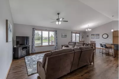 201 Pebble Creek Drive, Mankato, MN 56001 - Photo 7