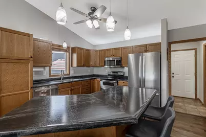 201 Pebble Creek Drive, Mankato, MN 56001 - Photo 15