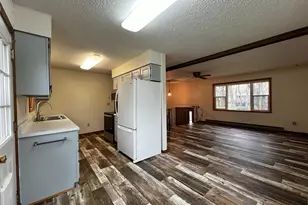 404 N 11th St, Montevideo, MN 56265 - Photo 9