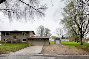 404 N 11th St, Montevideo, MN 56265 - Photo 3