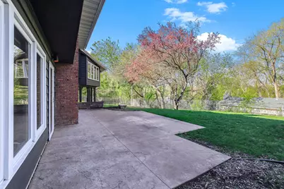323 Burntside Drive, Golden Valley, MN 55422 - Photo 25