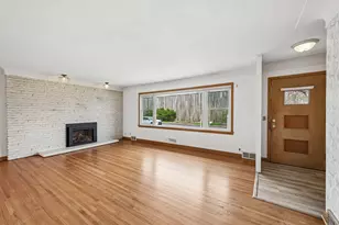 4231 Lilac Dr N, Robbinsdale, MN 55422 - Photo 3