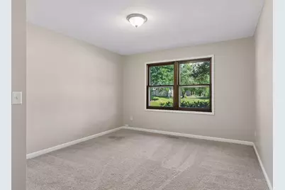 6748 Gretchen Court N, Oakdale, MN 55128 - Photo 21