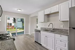 6748 Gretchen Ct N, Oakdale, MN 55128 - Photo 17