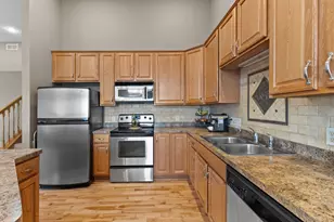 1761 Philipp Dr, Shakopee, MN 55379 - Photo 11