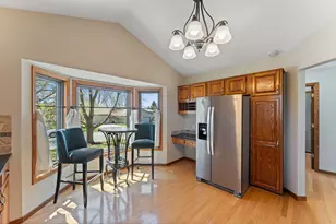 1407 Rebecca Ln, Eagan, MN 55122 - Photo 5