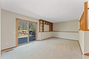 1407 Rebecca Ln, Eagan, MN 55122 - Photo 9
