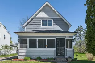 314 Central Dr W, Braham, MN 55006 - Photo 1