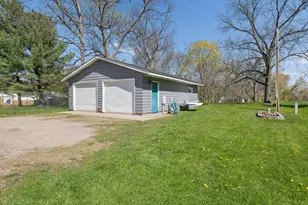 314 Central Dr W, Braham, MN 55006 - Photo 29