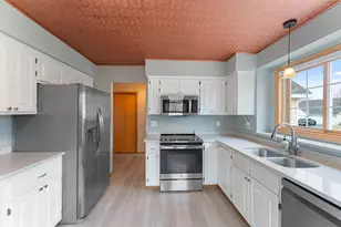 12963 Eastview Ct, Apple Valley, MN 55124 - Photo 7